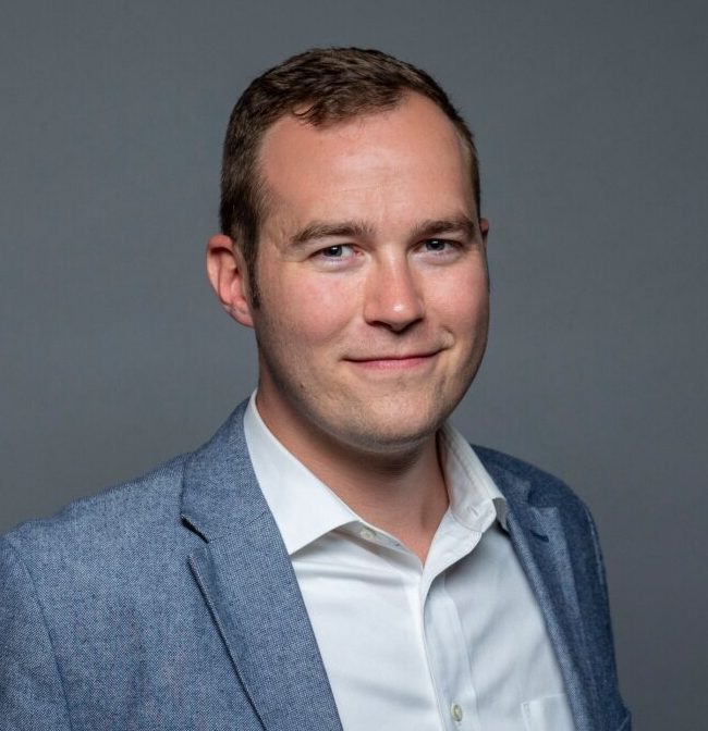 Headshot_Schleuss_Steering